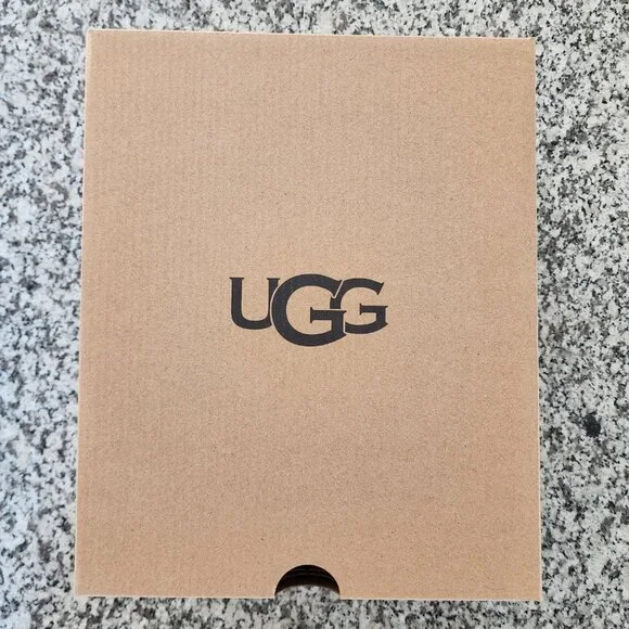 UGG Libu Lite White Sneakers โ Light, Sporty & Summer-Ready ๐โ๏ธ (#547) - Picture 4 of 11